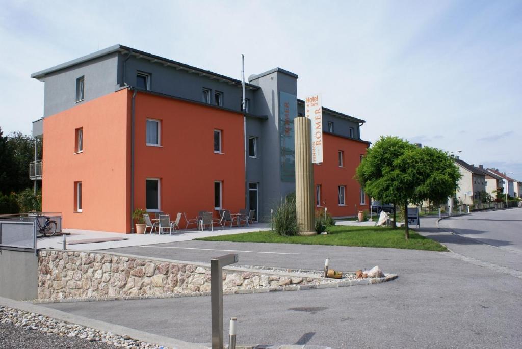 Pension Zum Romer Enns Εξωτερικό φωτογραφία